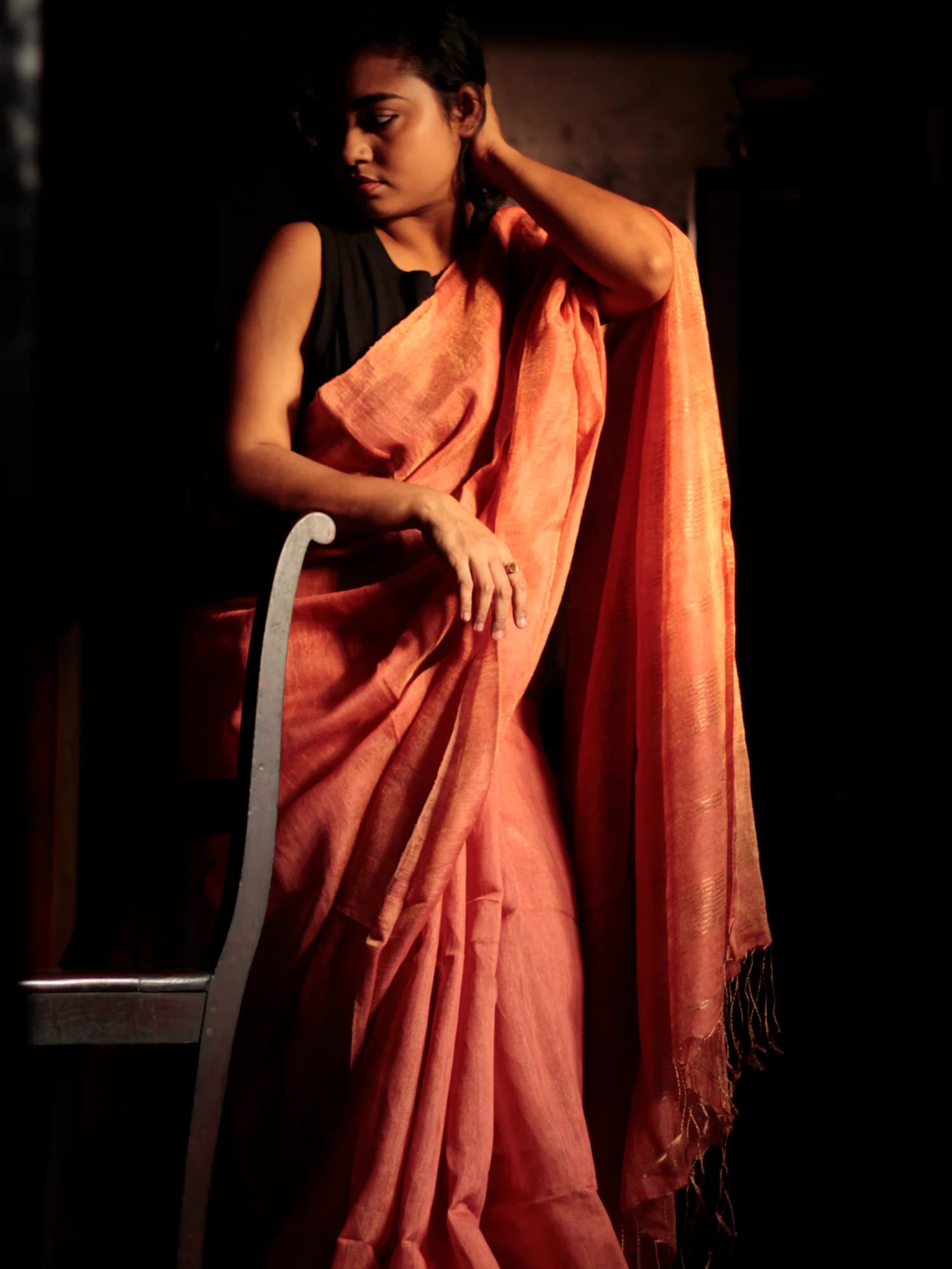Junk Lea Metallic Rust Peach Tissue Linen Saree thumbnail 3