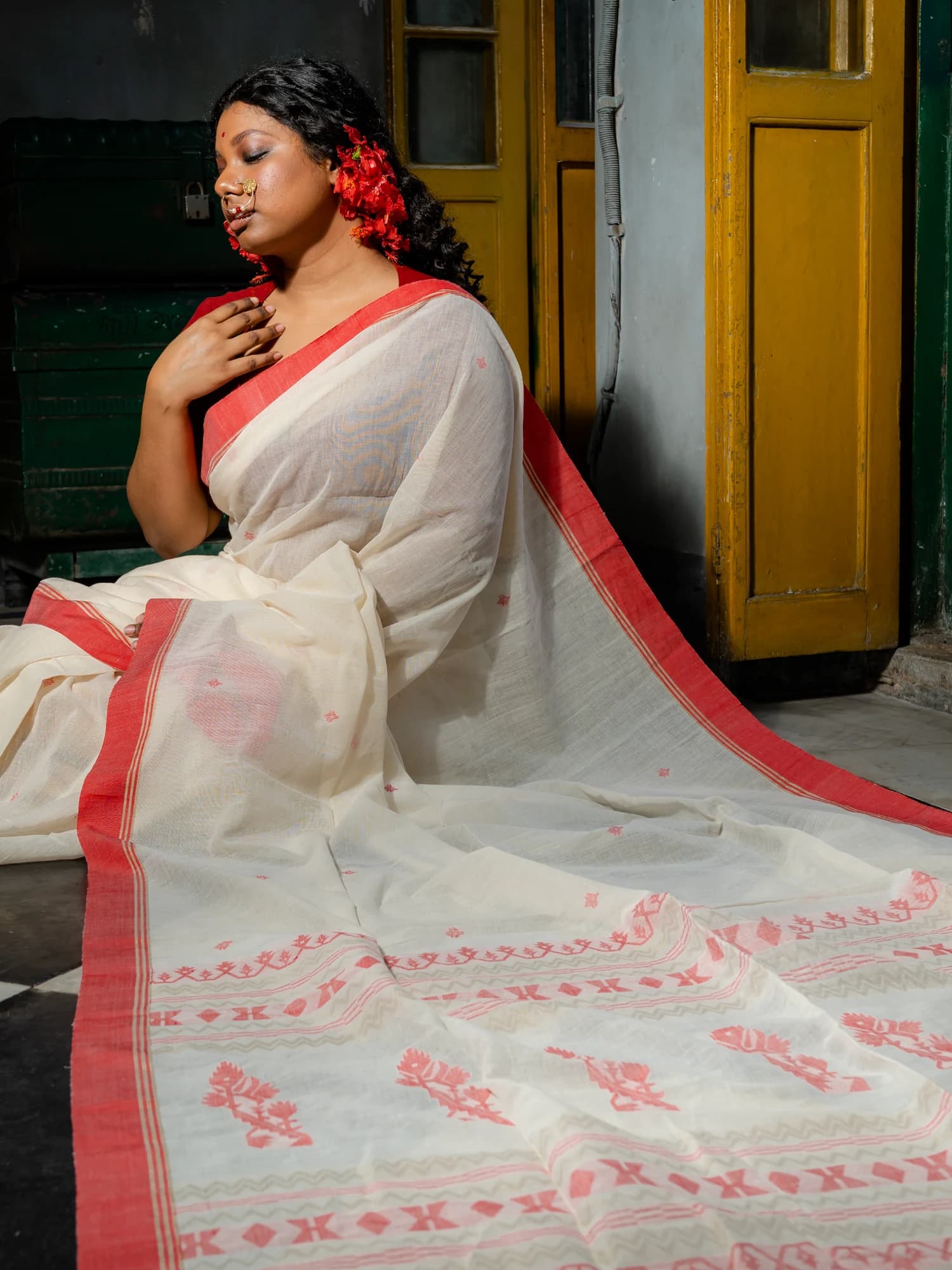 Lal Paar Sada Matha Tangail Saree