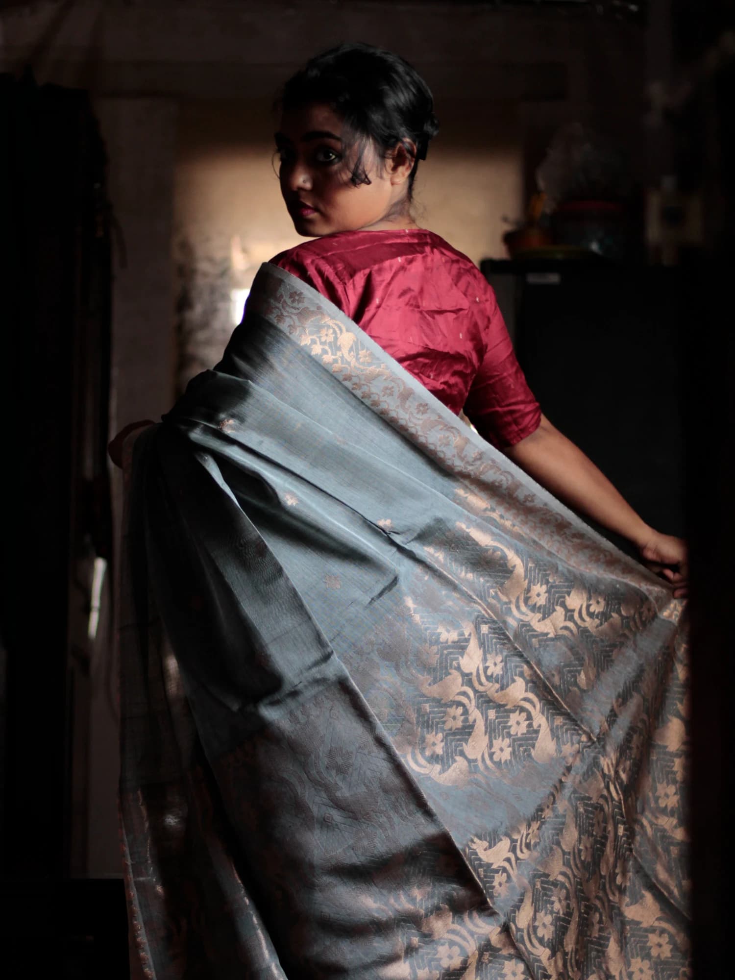 Kaberi Tussar Silk Jamdani Grey Saree thumbnail 2