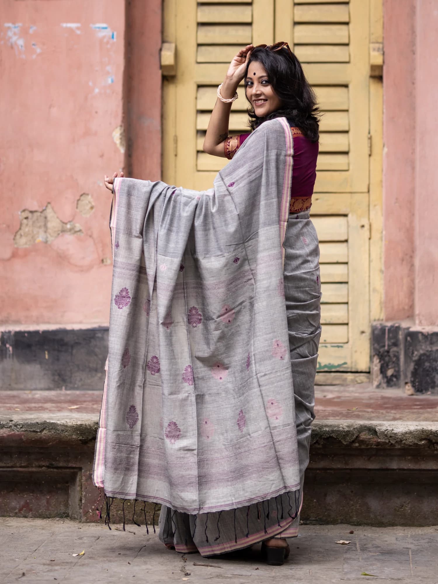 Triveni Ash Pink Matka Tangail Saree thumbnail 2